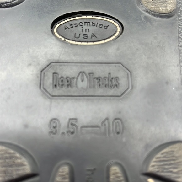 Deer Tracks Dark Red Leather Studded Sandals Size 10. FFT2749D - Picture 8 of 8